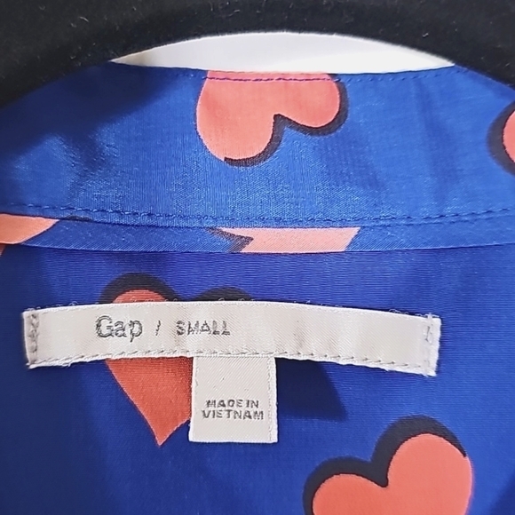 Gap women's Red Heart Long Sleve Blouse Size S - Picture 2 of 5